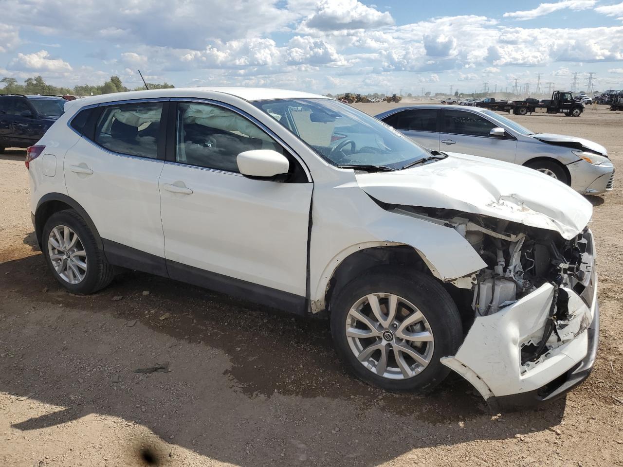 2022 Nissan Rogue Sport S - Фото 4