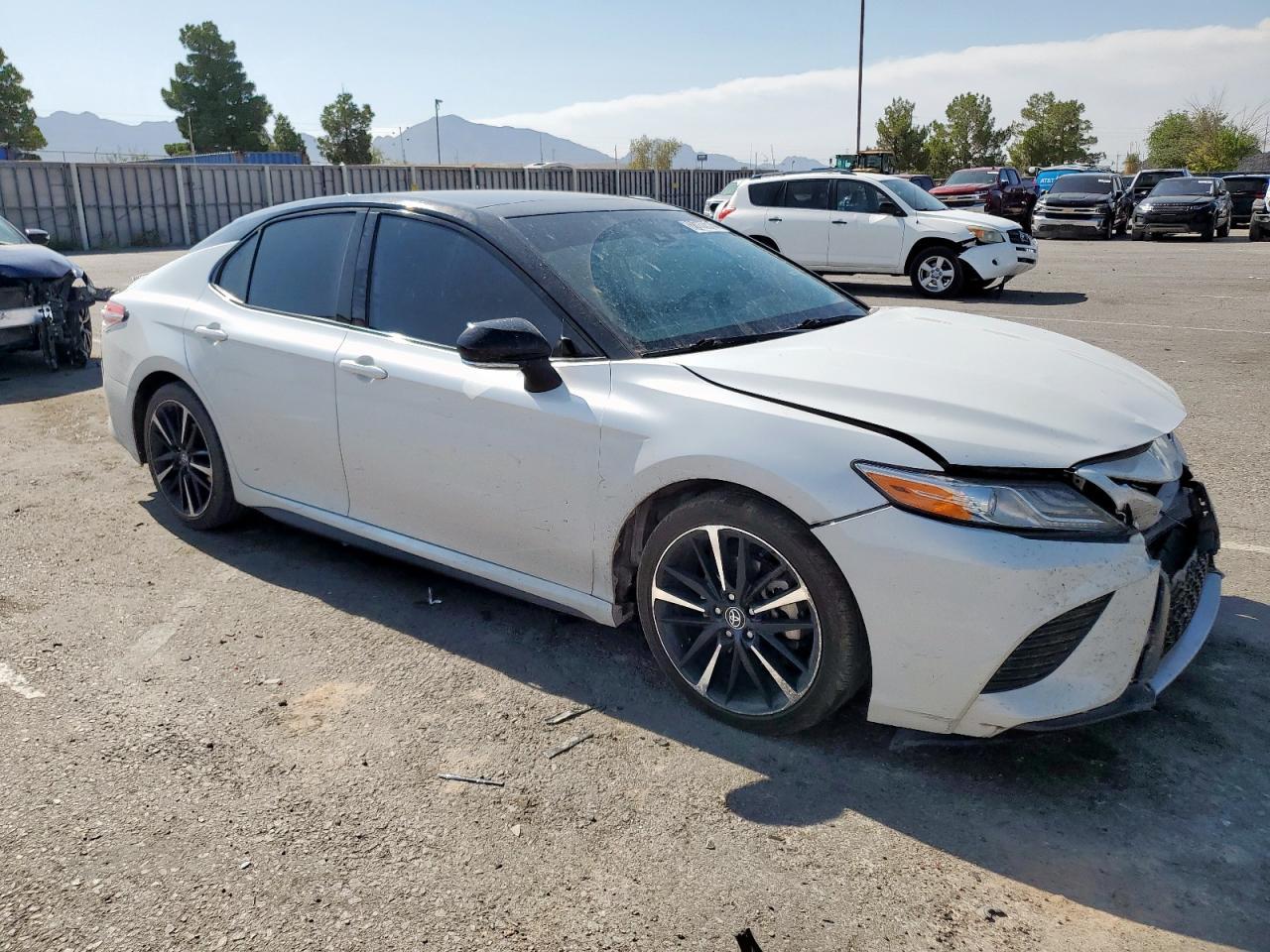 2020 Toyota Camry Xse - Фото 4