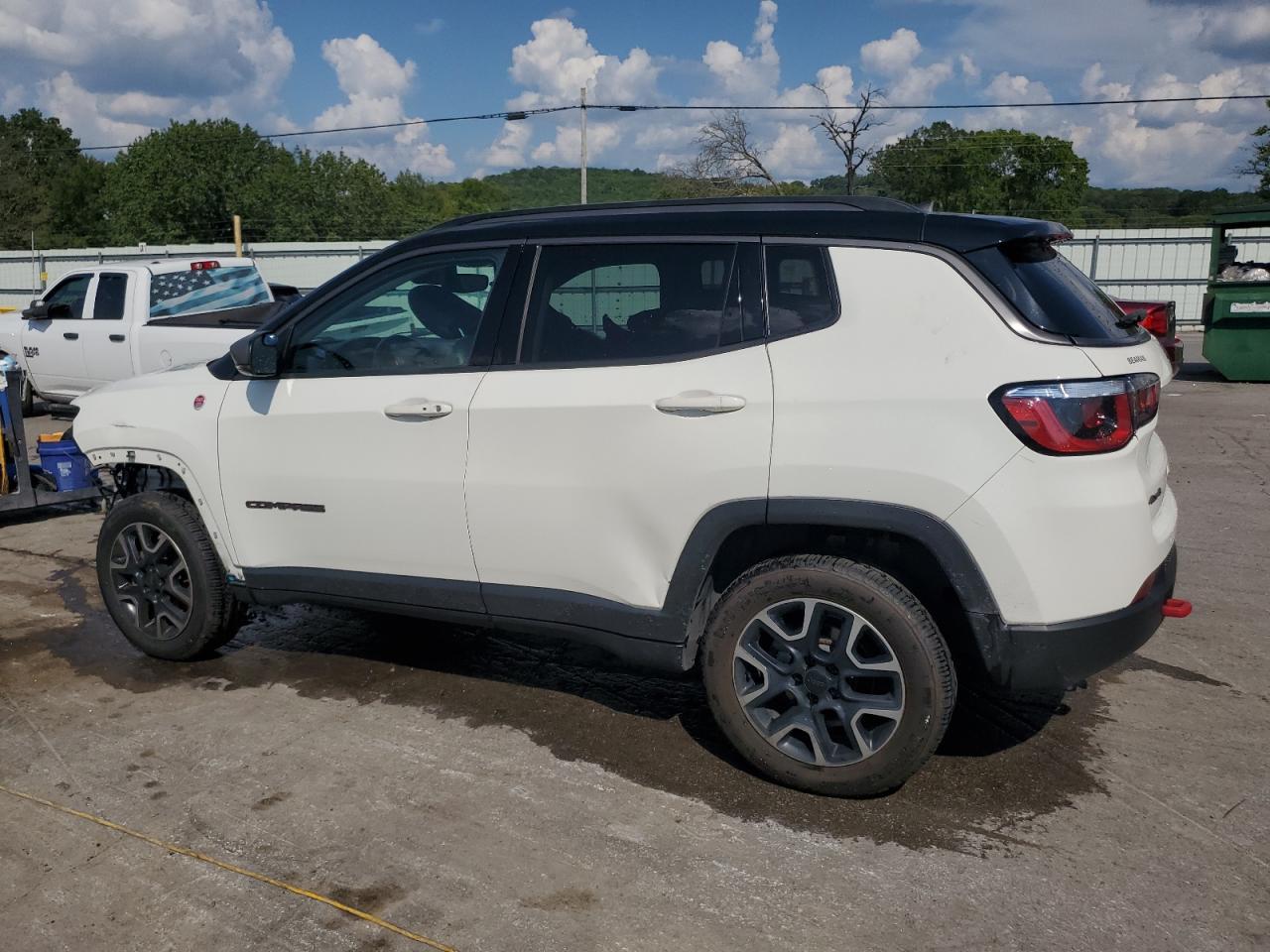 2019 Jeep Compass Trailhawk - Image 2