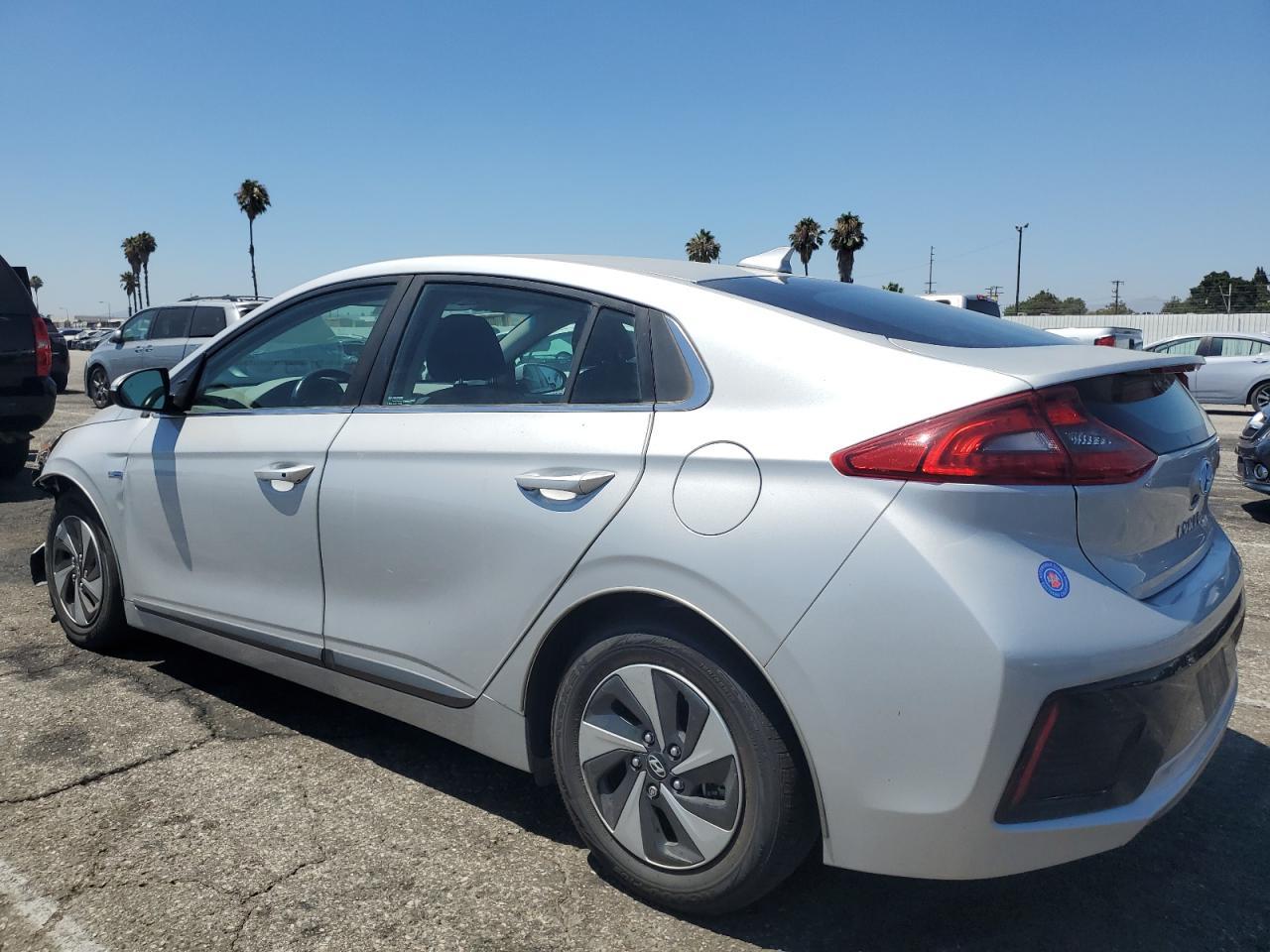 2018 Hyundai Ioniq Sel - Image 2