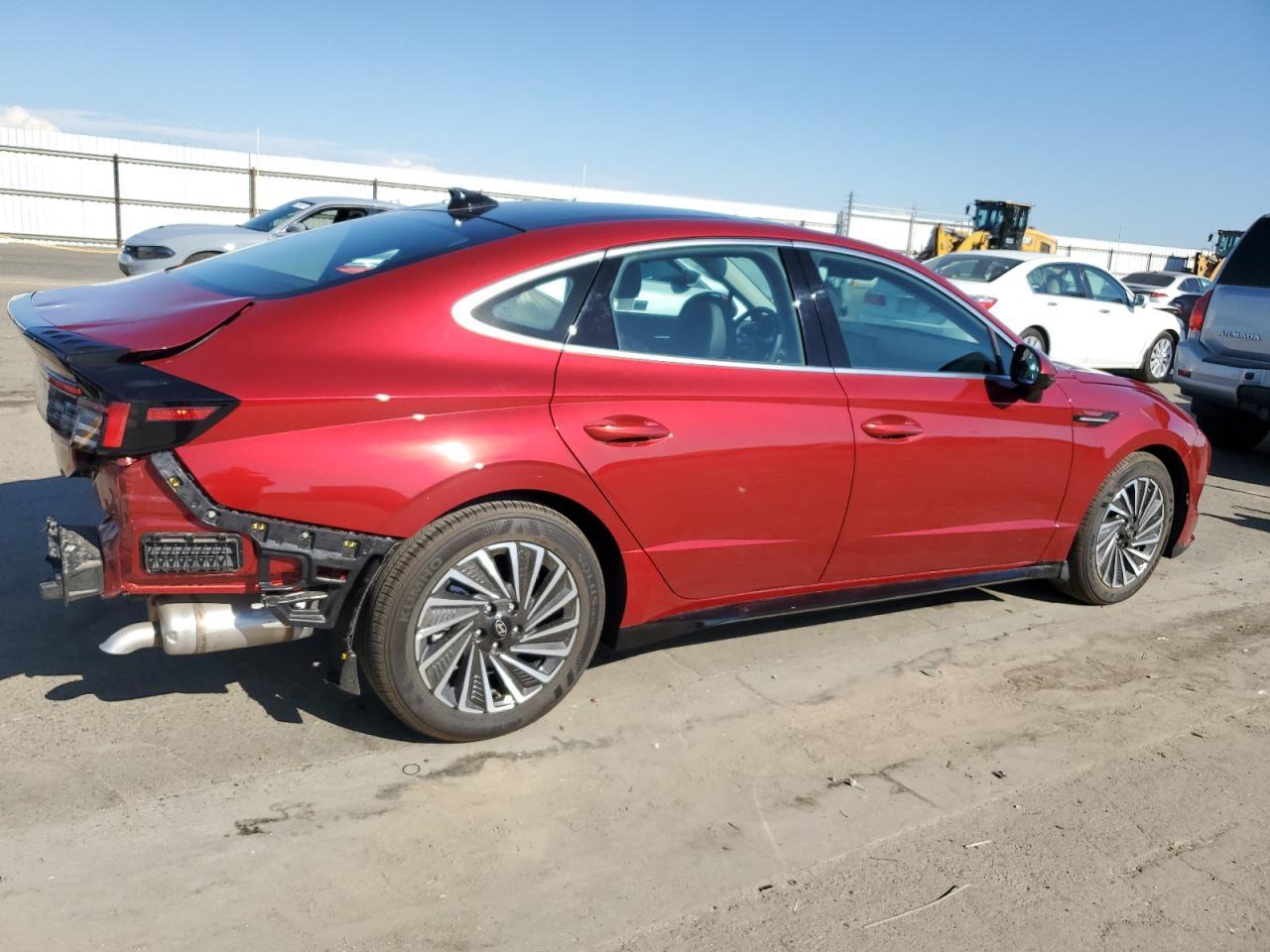 2025 Hyundai Sonata Hybrid - Image 3
