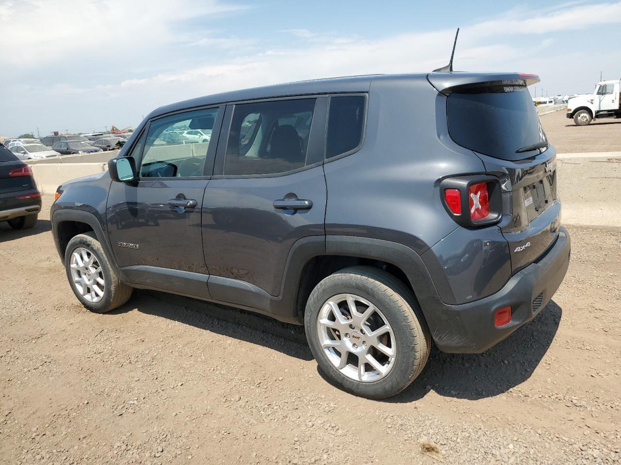 2023 Jeep Renegade Latitude - Image 2