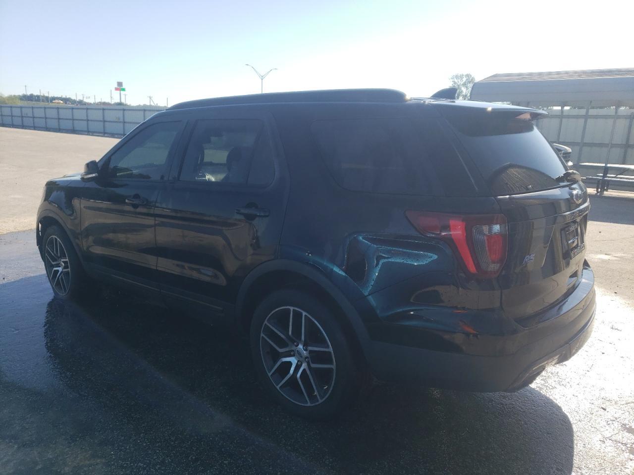 2016 Ford Explorer Sport - Image 2