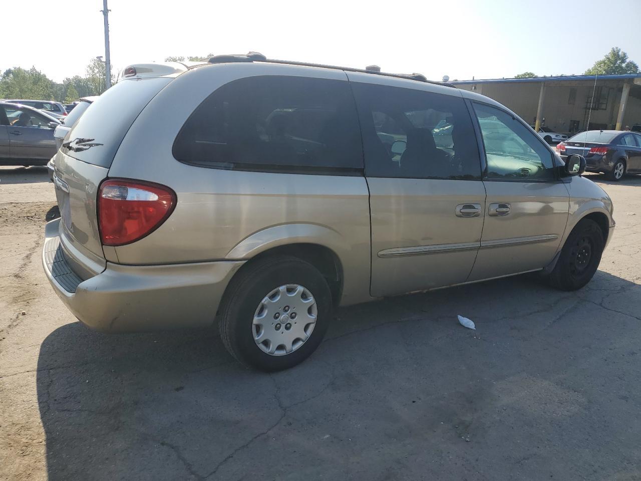 2003 Chrysler Town & Country - Image 3
