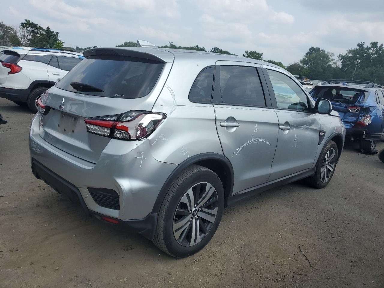 2023 Mitsubishi Outlander Sport S/Se - Фото 3