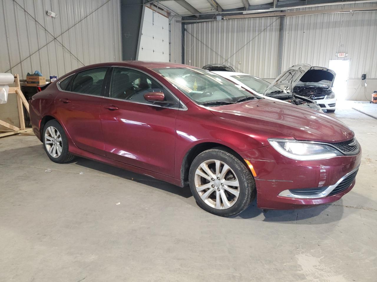 2015 Chrysler 200 Limited - Фото 4