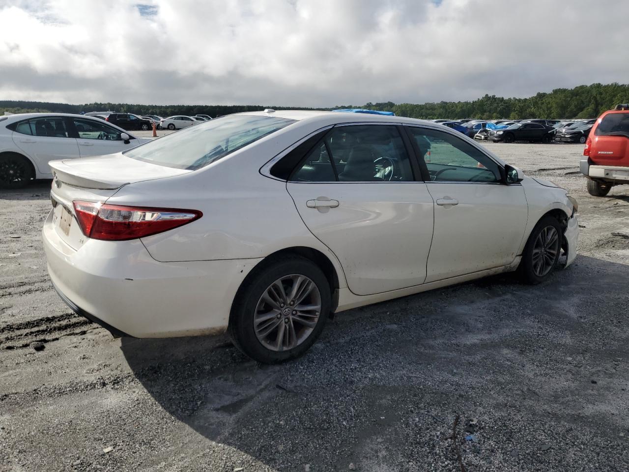 2017 Toyota Camry Le - Image 3