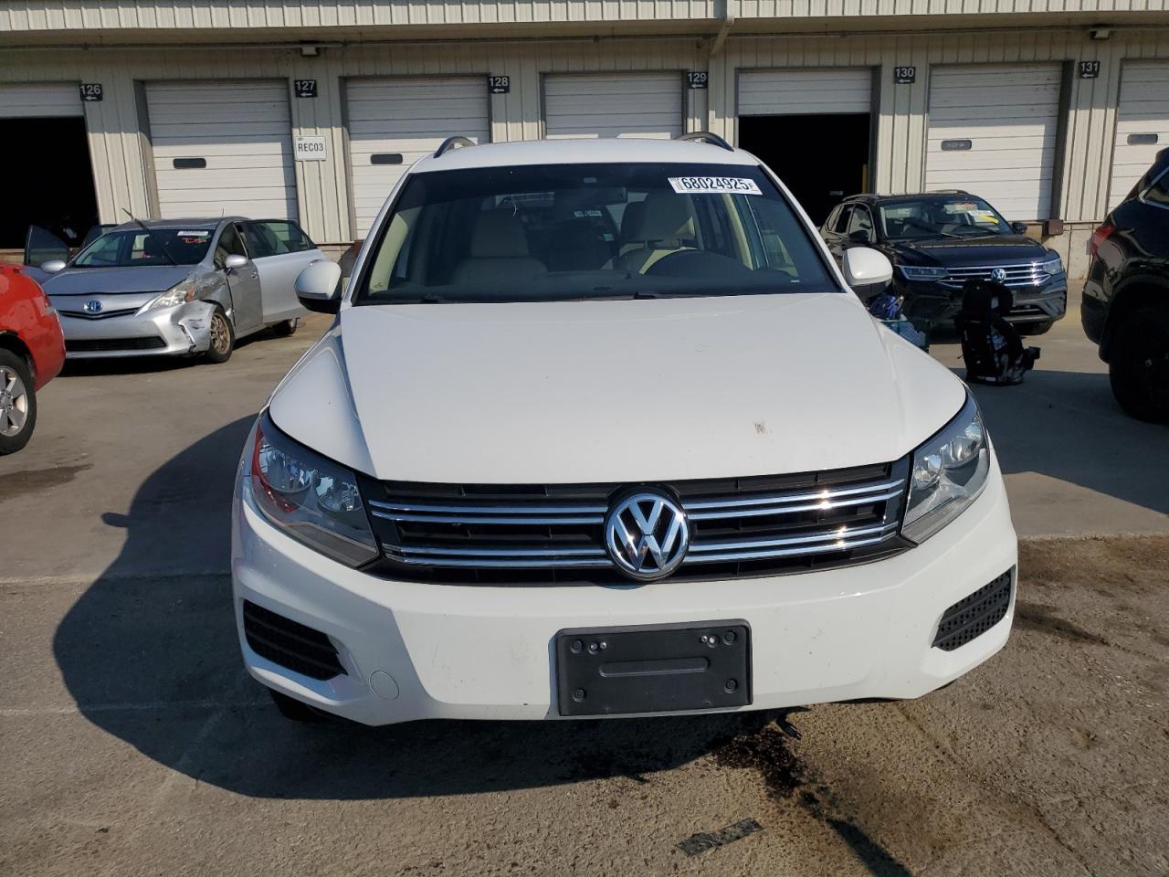 2017 Volkswagen Tiguan S - Image 5