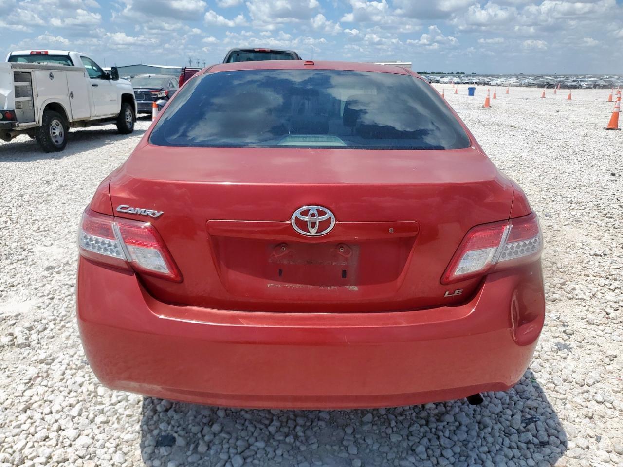 2011 Toyota Camry Base - Фото 6