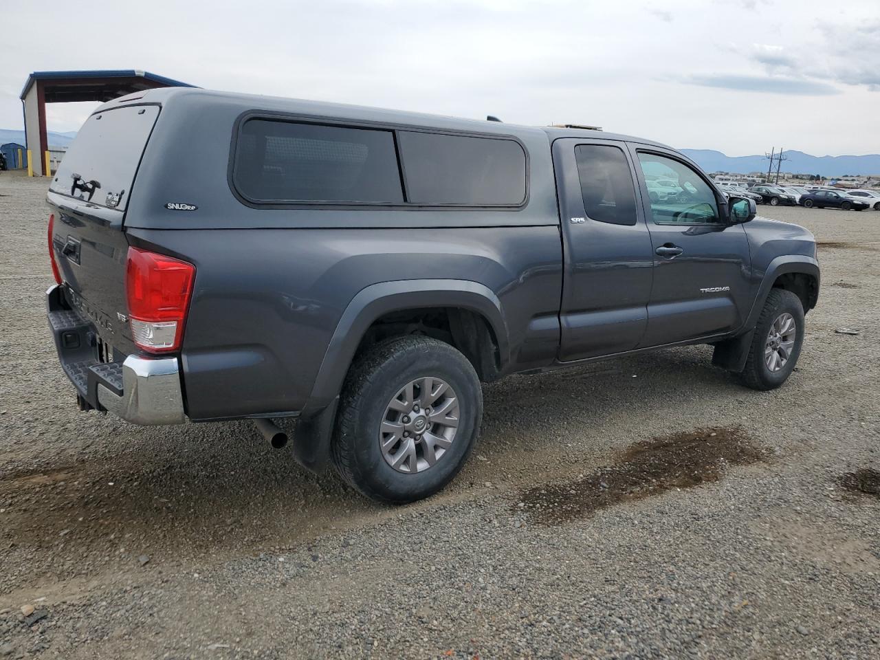 2016 Toyota Tacoma Access Cab - Image 3
