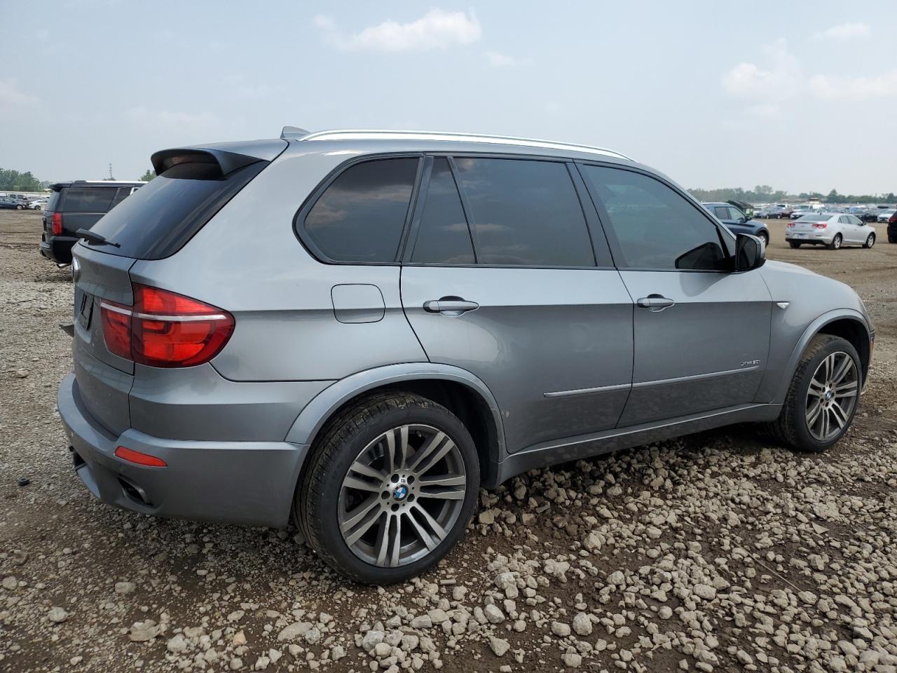 2013 BMW X5 xDrive50I - Фото 3