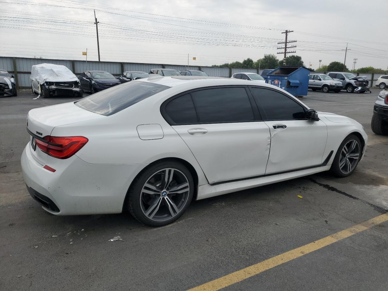 2016 BMW 750 Xi - Image 3