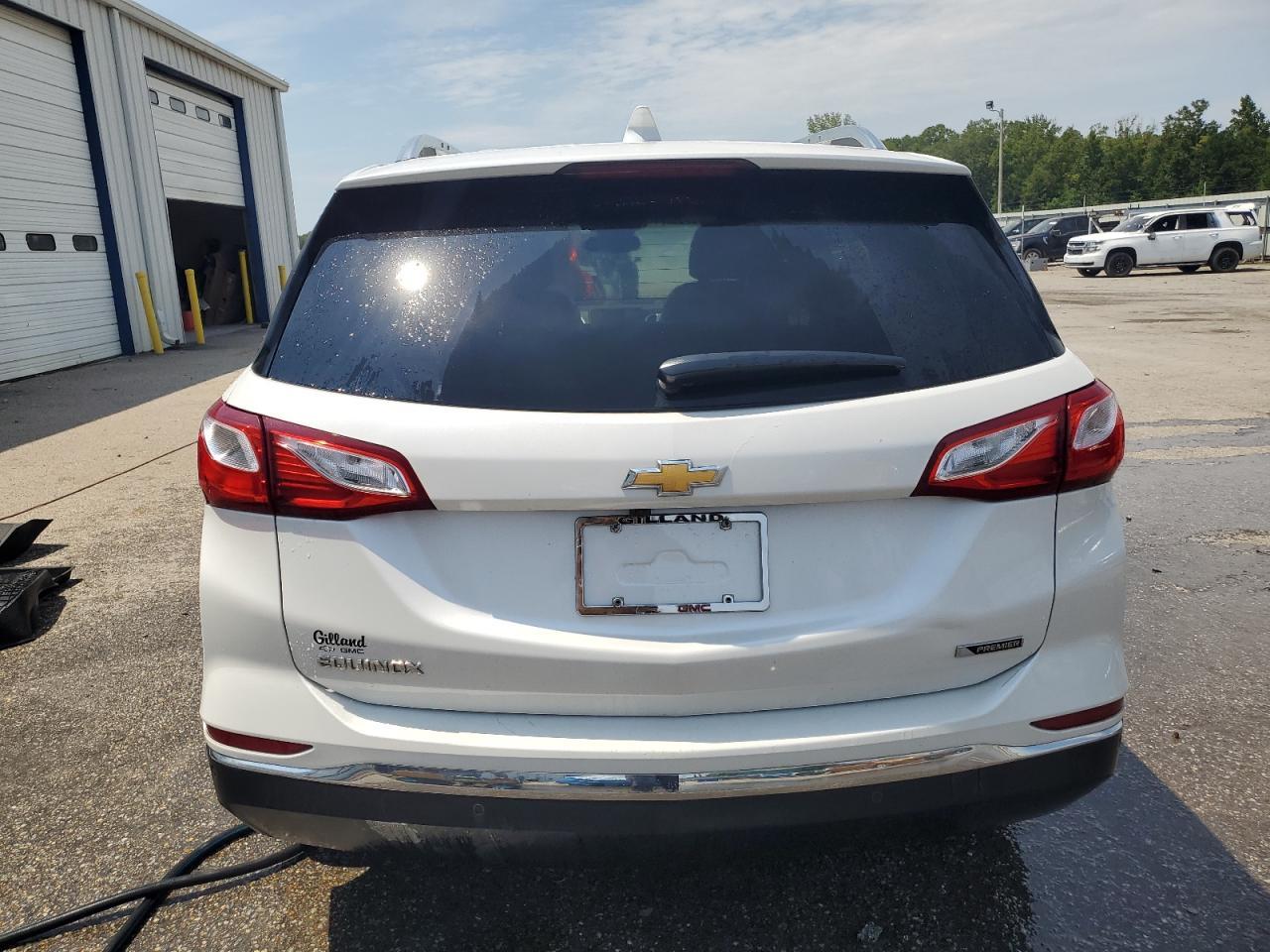 2018 Chevrolet Equinox Premier - Image 6
