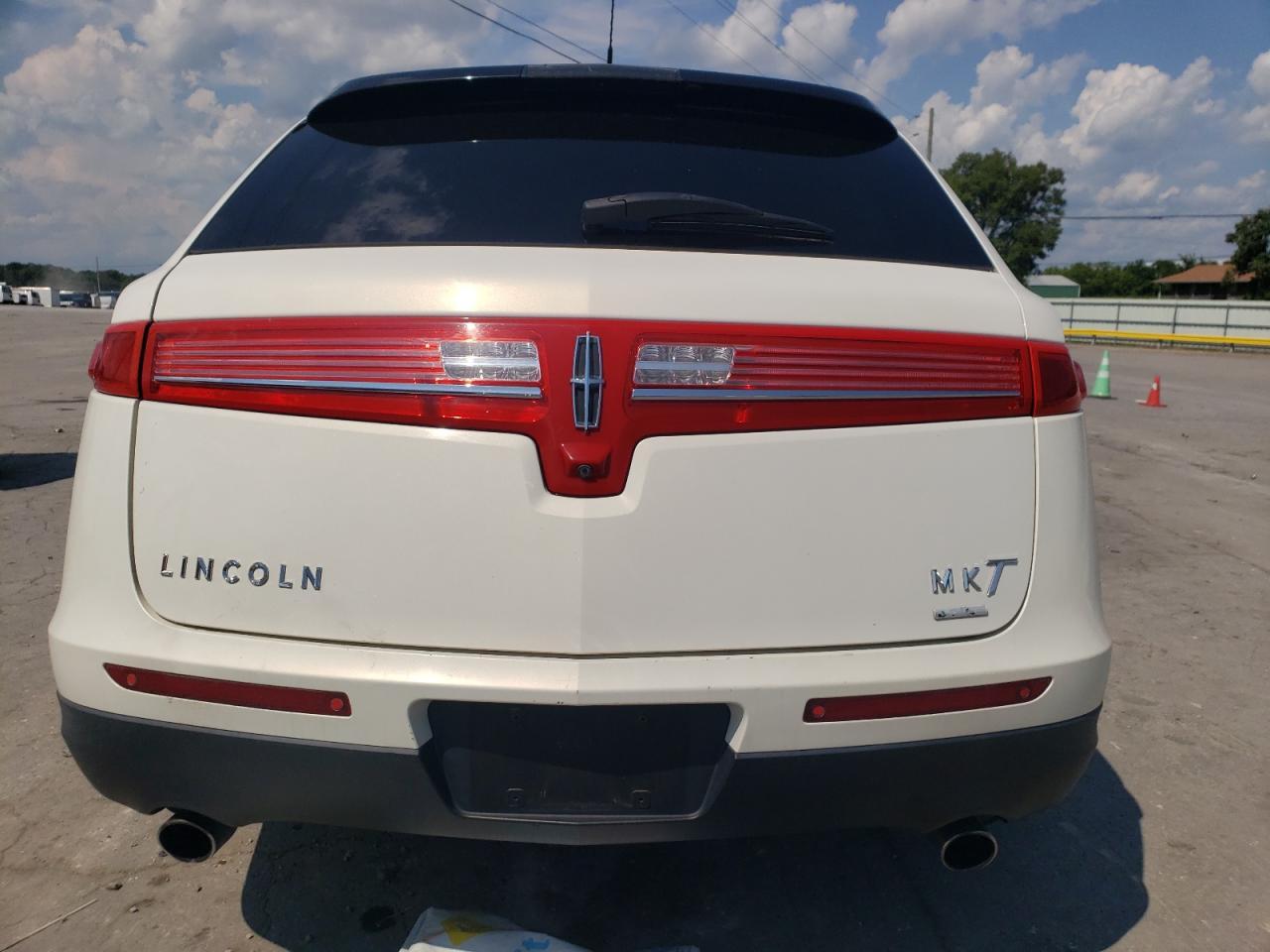 2013 Lincoln Mkt - Image 6