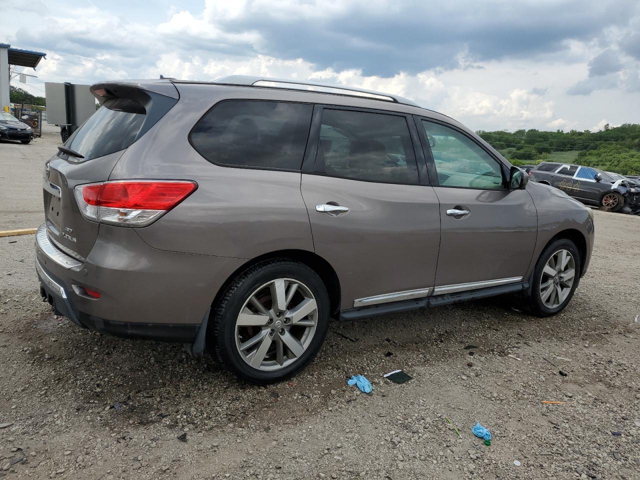 2014 Nissan Pathfinder S - Image 3