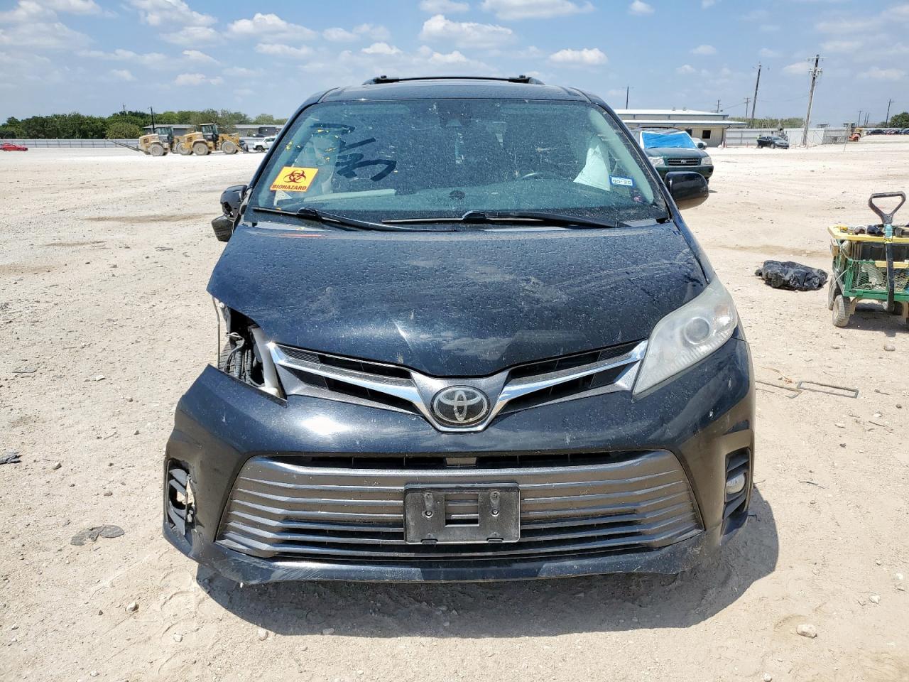 2020 Toyota Sienna Xle - Image 5