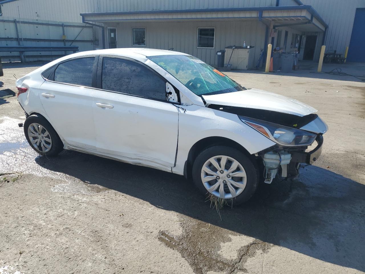 2021 Hyundai Accent Se - Фото 4