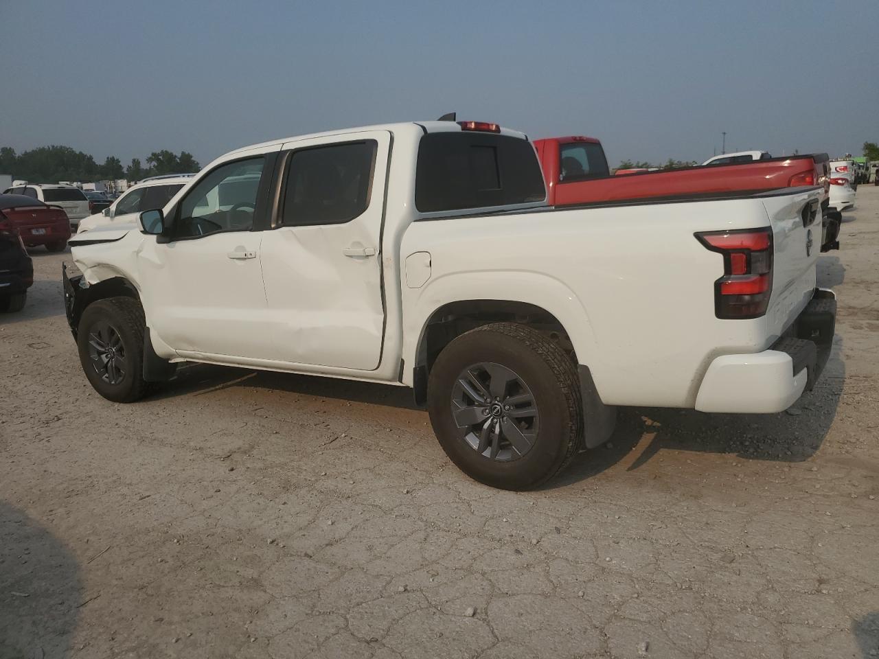 2025 Nissan Frontier S - Фото 2