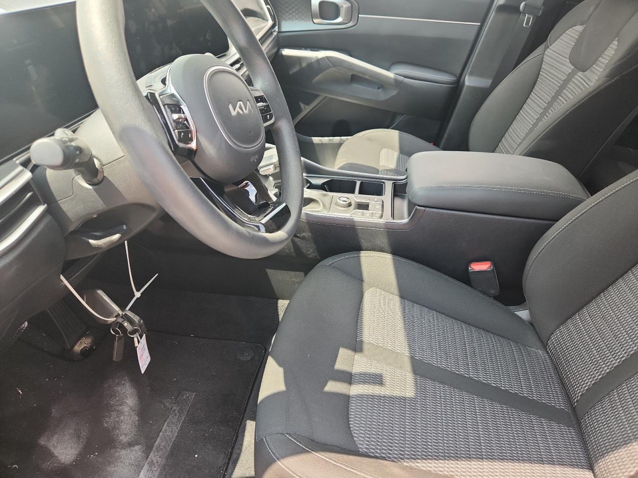 2025 Kia Sorento Lx - Image 7