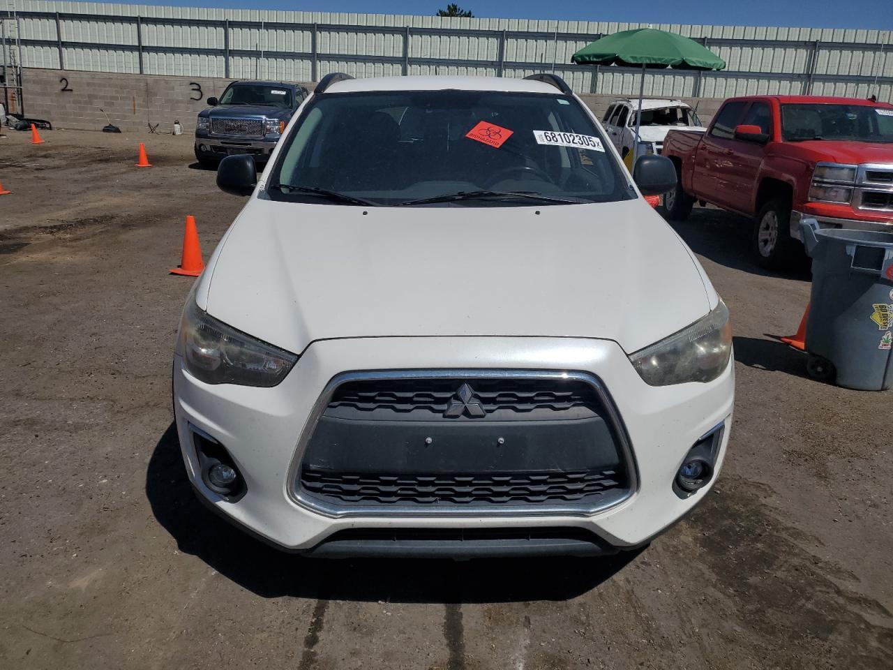 2013 Mitsubishi Outlander Sport Le - Image 5