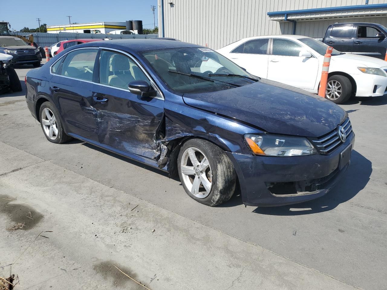 2014 Volkswagen Passat Se - Фото 4