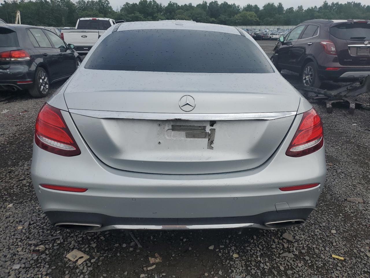 2017 Mercedes-Benz E 300 4Matic - Фото 6