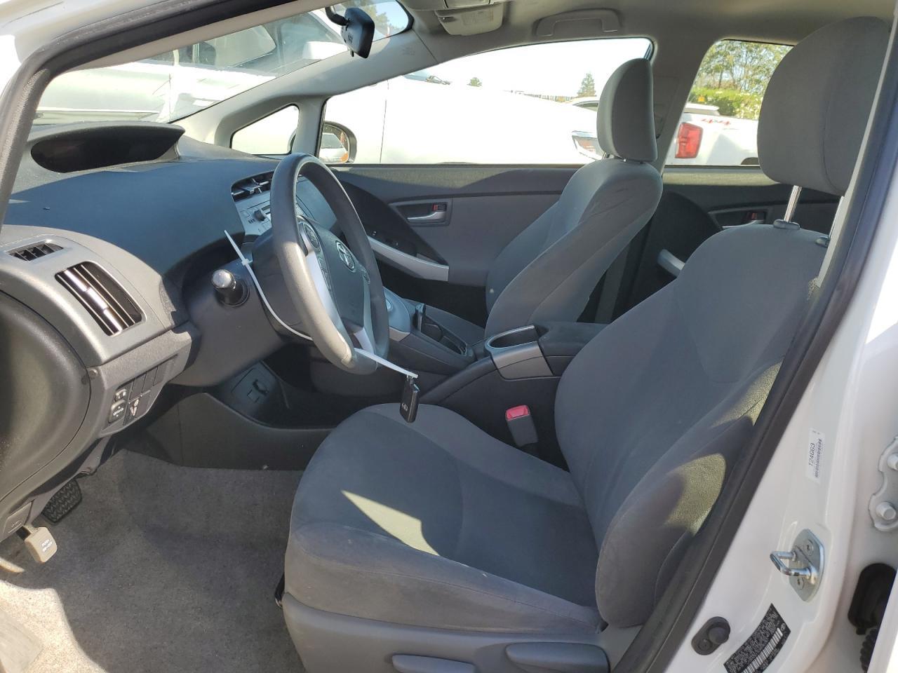 2013 Toyota Prius - Image 7