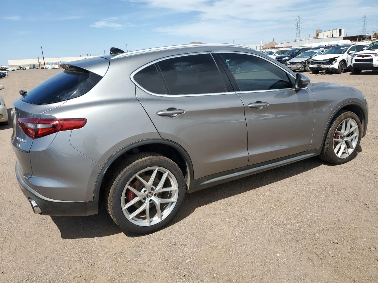 2018 Alfa Romeo Stelvio Ti - Image 3