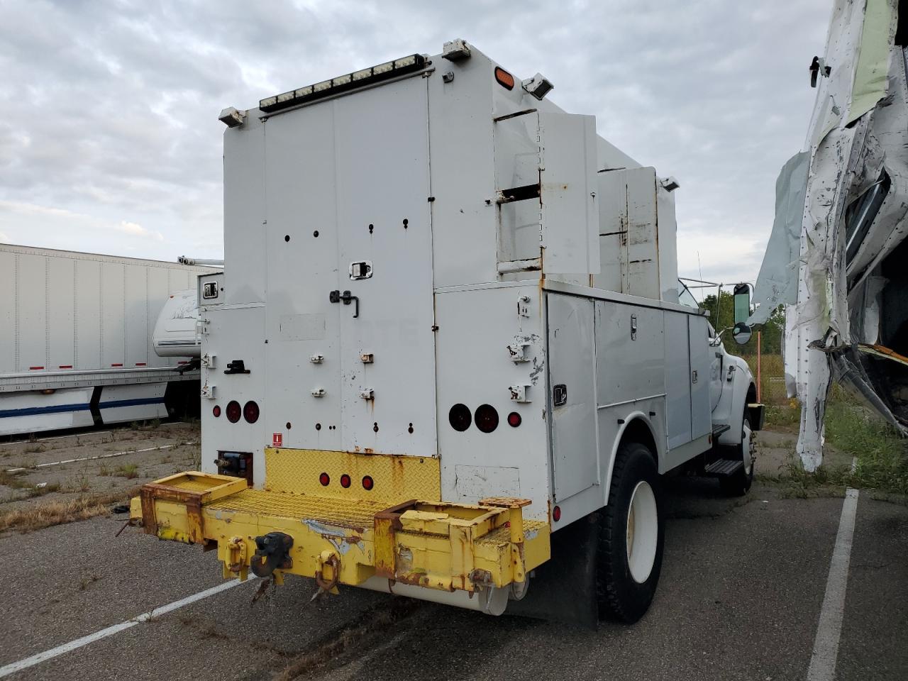 2009 Ford F750 Super - Фото 4