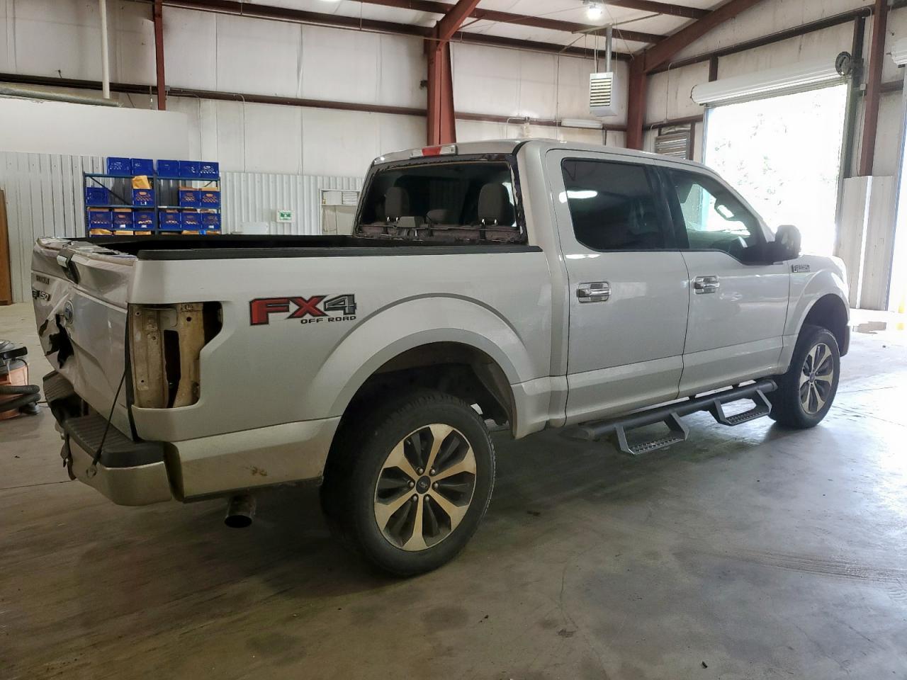 2017 Ford F150 Supercrew - Фото 3