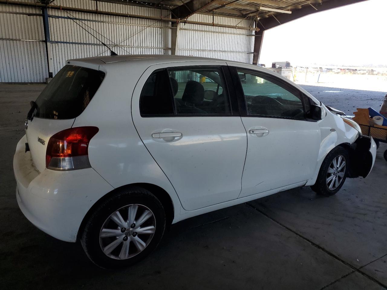 2011 Toyota Yaris - Фото 3