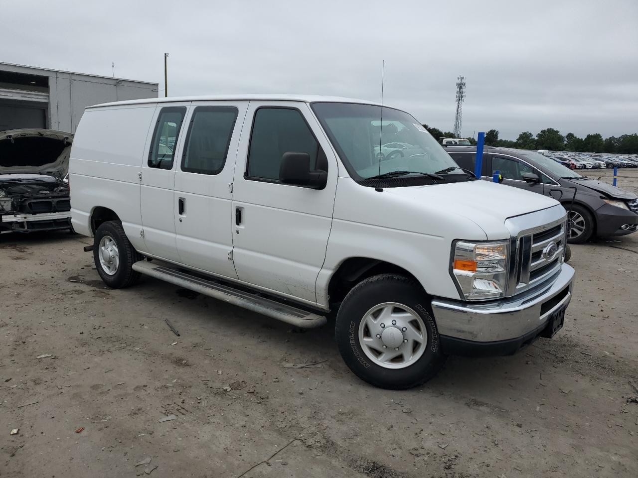 2008 Ford Econoline E250 Van - Фото 4