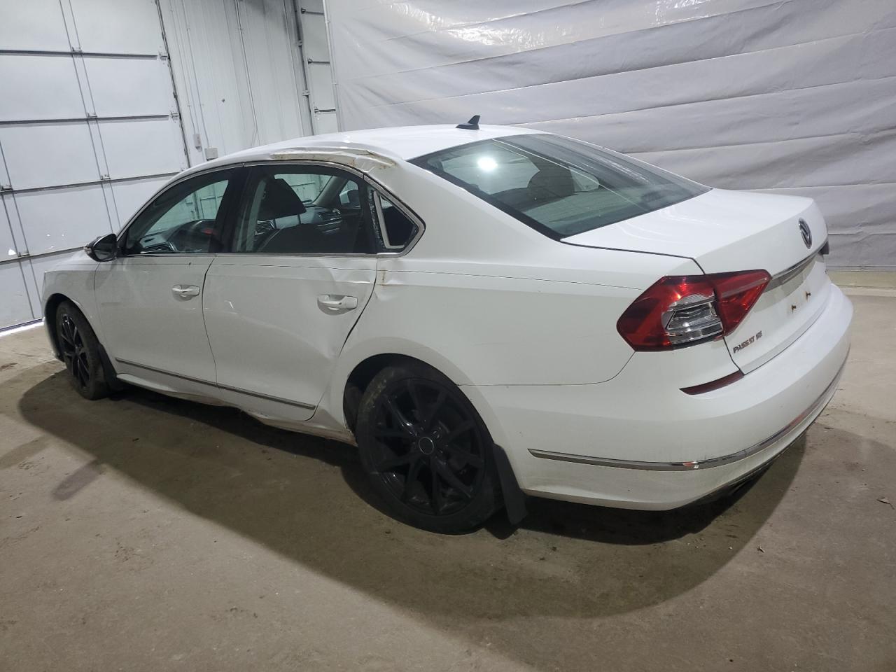 2016 Volkswagen Passat Se - Фото 2