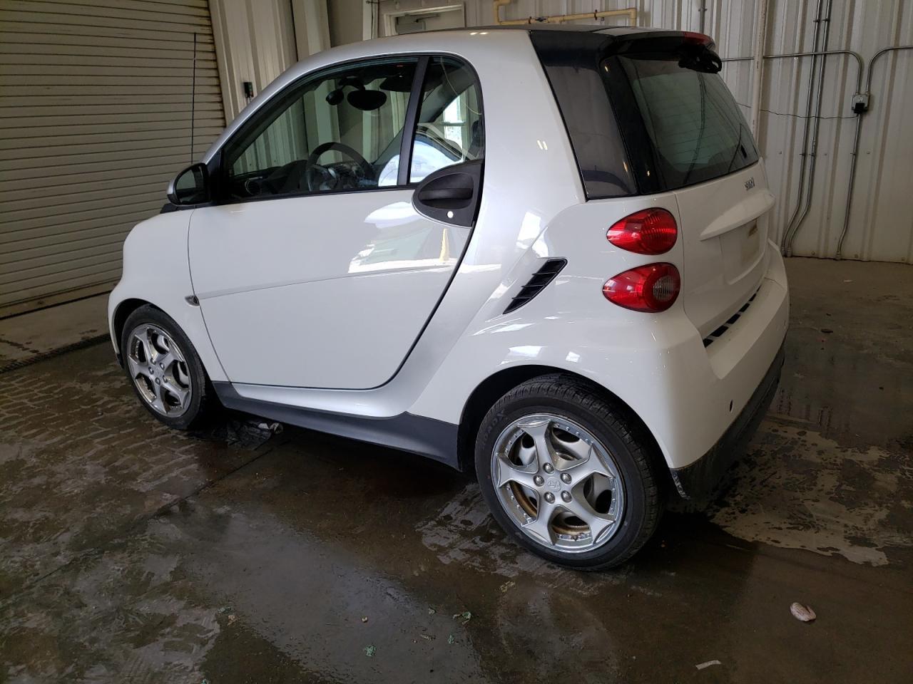 2014 Smart Fortwo Pure - Image 2