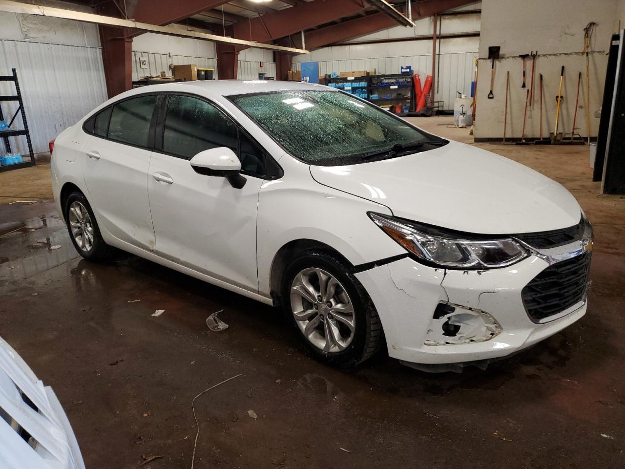 2019 Chevrolet Cruze Ls - Фото 4