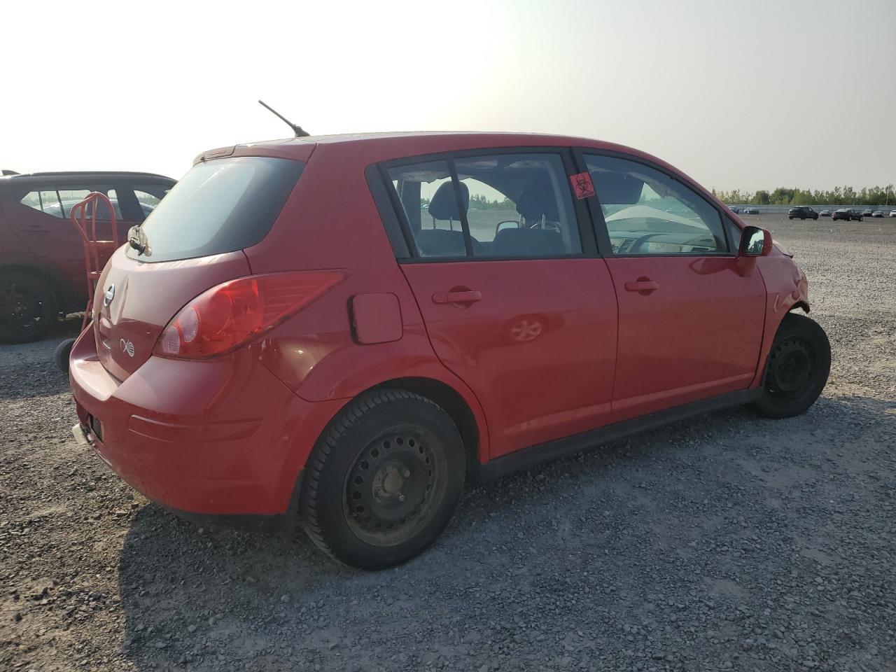 2012 Nissan Versa S - Фото 3