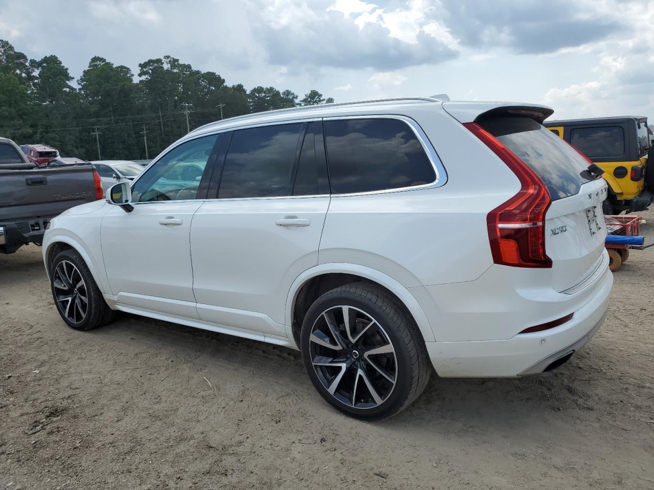 2020 Volvo Xc90 T6 Momentum - Фото 2