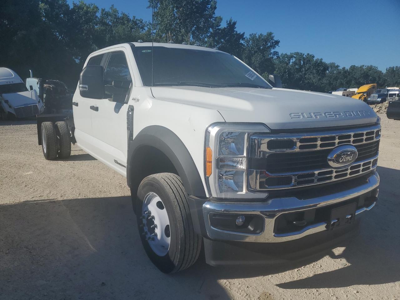 2023 Ford F550 Super Duty Super Duty - Фото 4