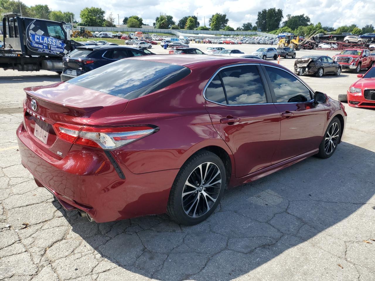 2018 Toyota Camry L - Фото 3