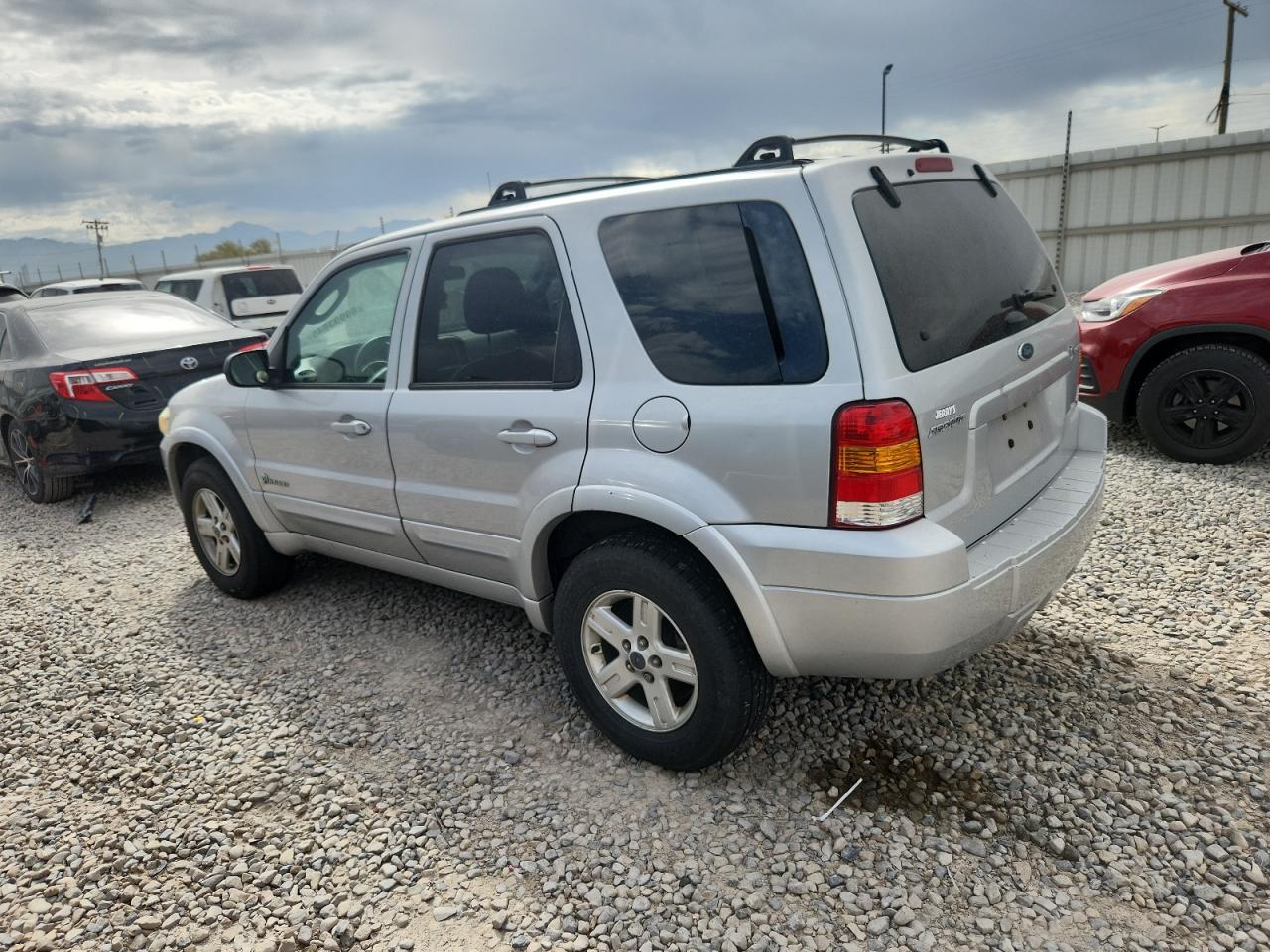 2005 Ford Escape Hev - Фото 2