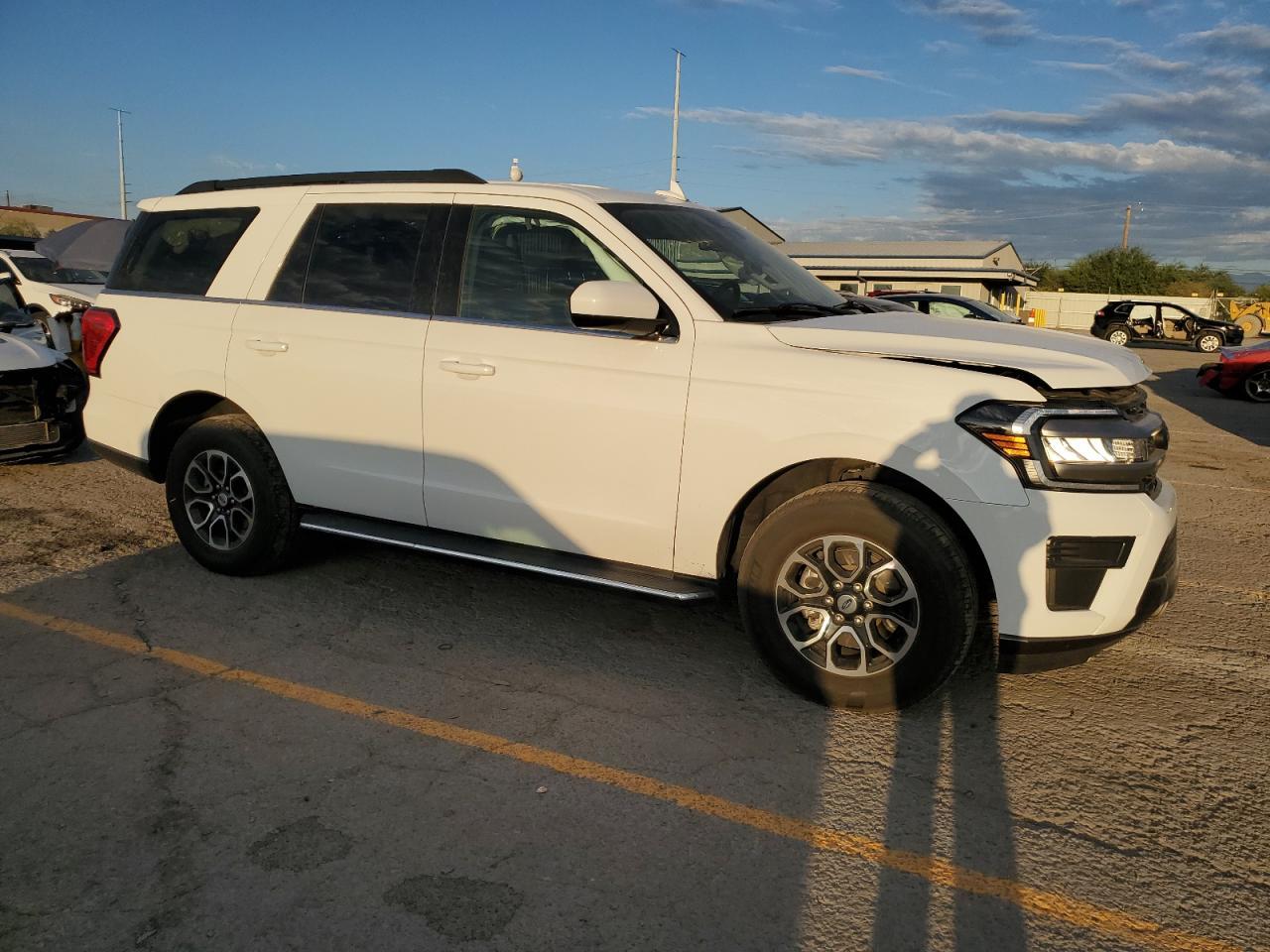 2023 Ford Expedition Xlt - Image 4