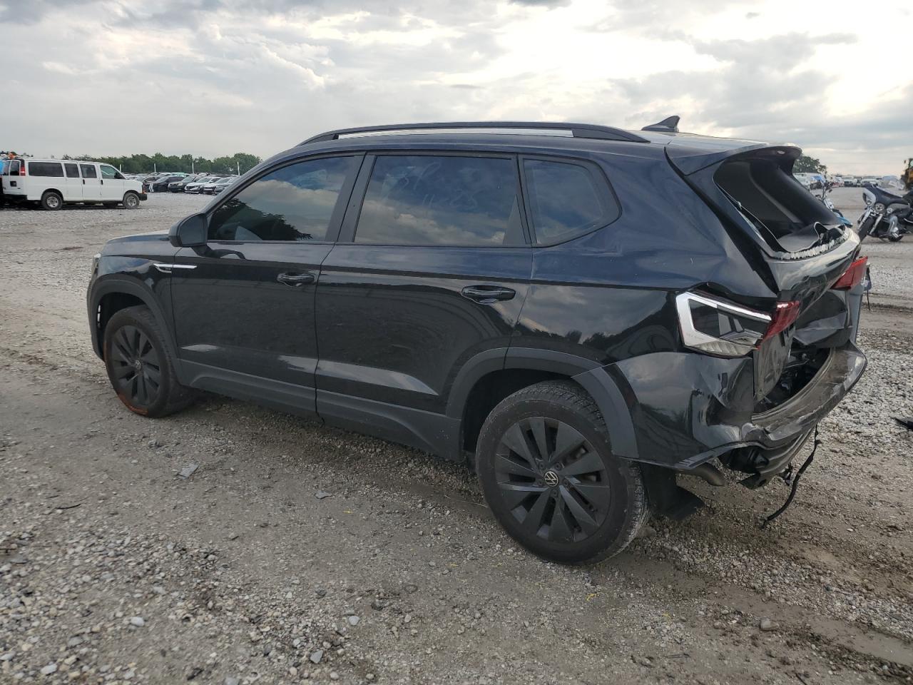 2024 Volkswagen Taos S - Фото 2