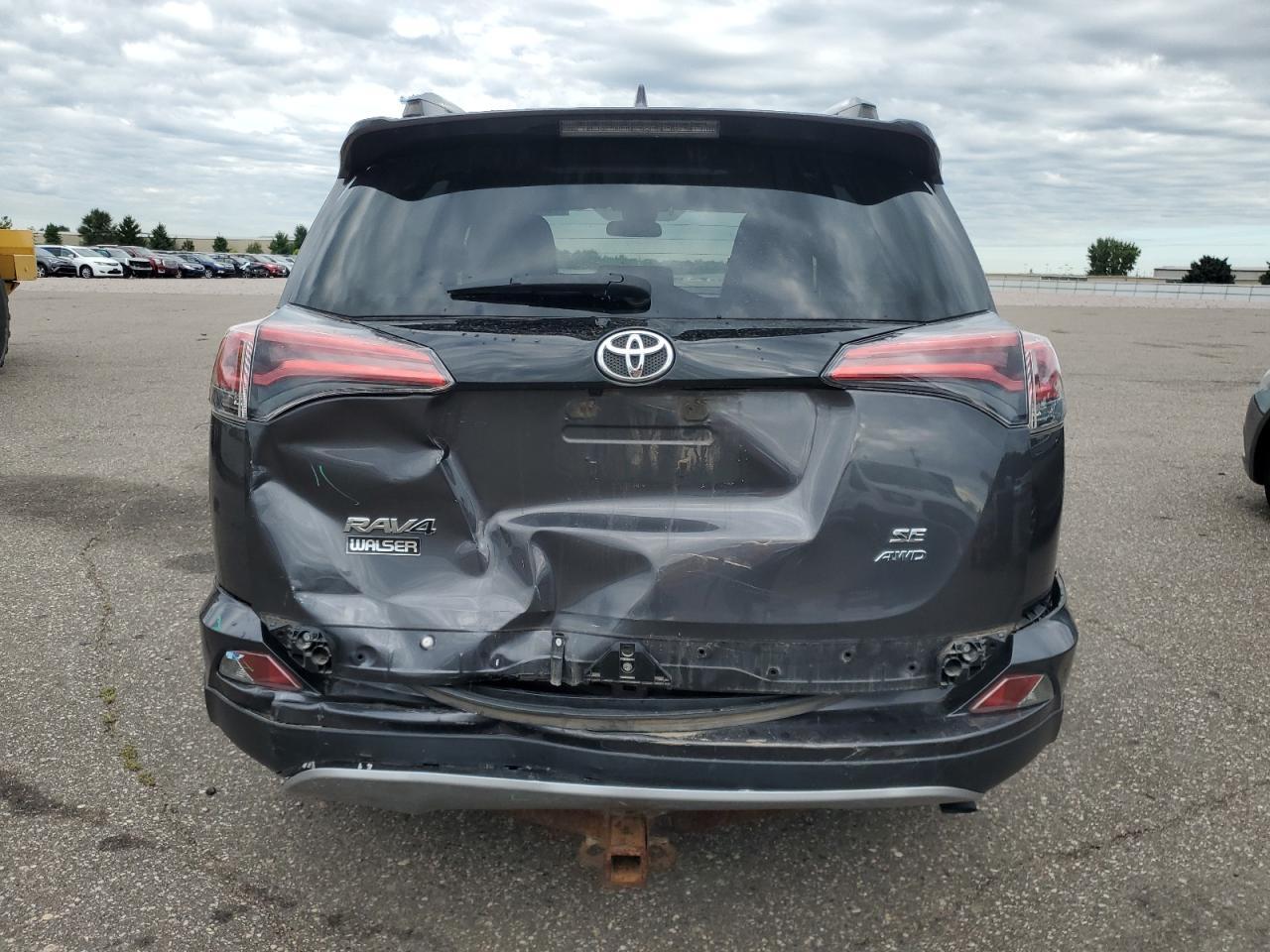 2017 Toyota Rav4 Se - Image 6