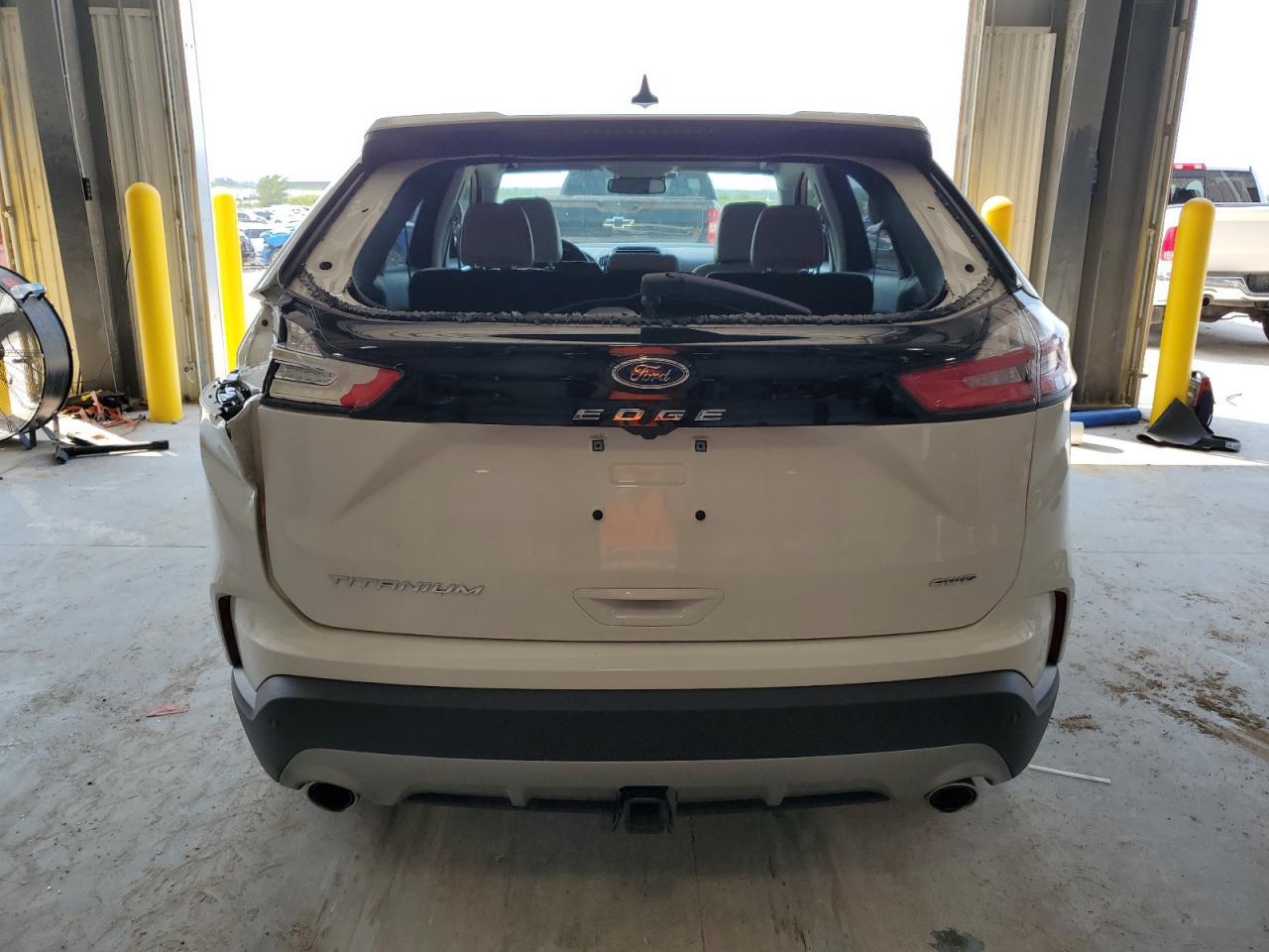 2023 Ford Edge Titanium - Image 6