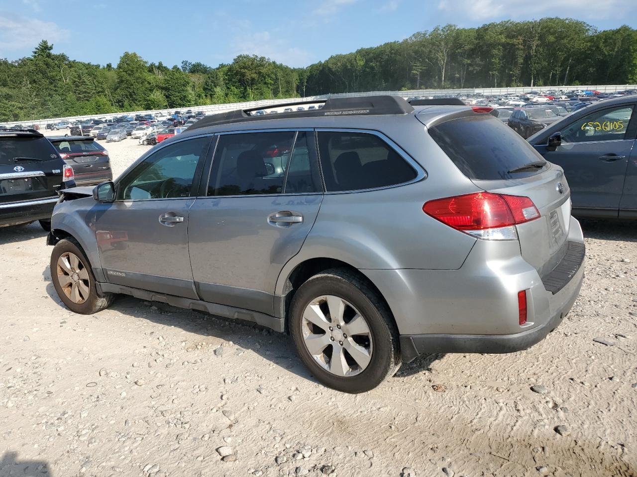 2010 Subaru Outback 2.5I Premium - Фото 2