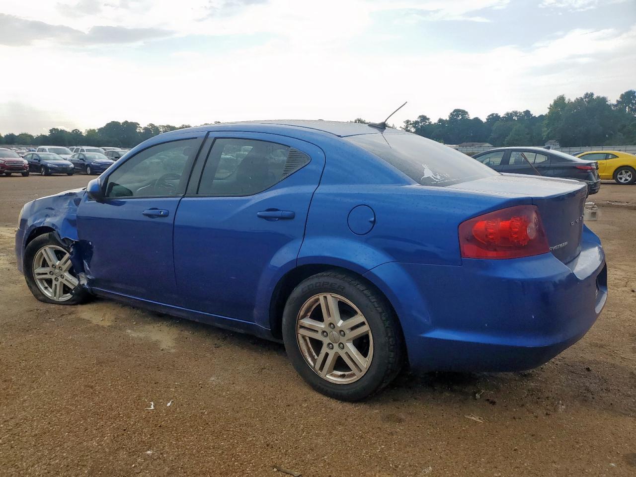 2012 Dodge Avenger Sxt - Фото 2