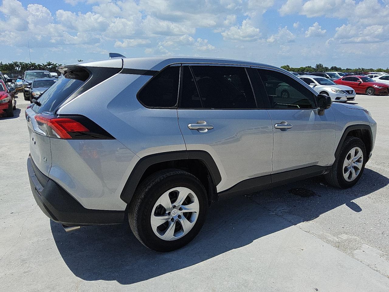 2023 Toyota Rav4 Le - Фото 3