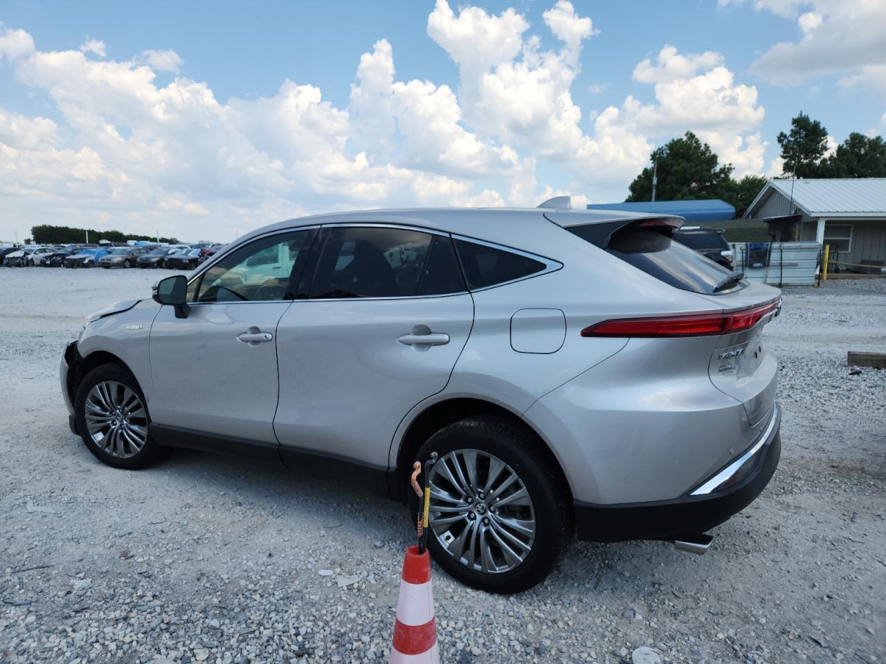 2021 Toyota Venza Le - Фото 2