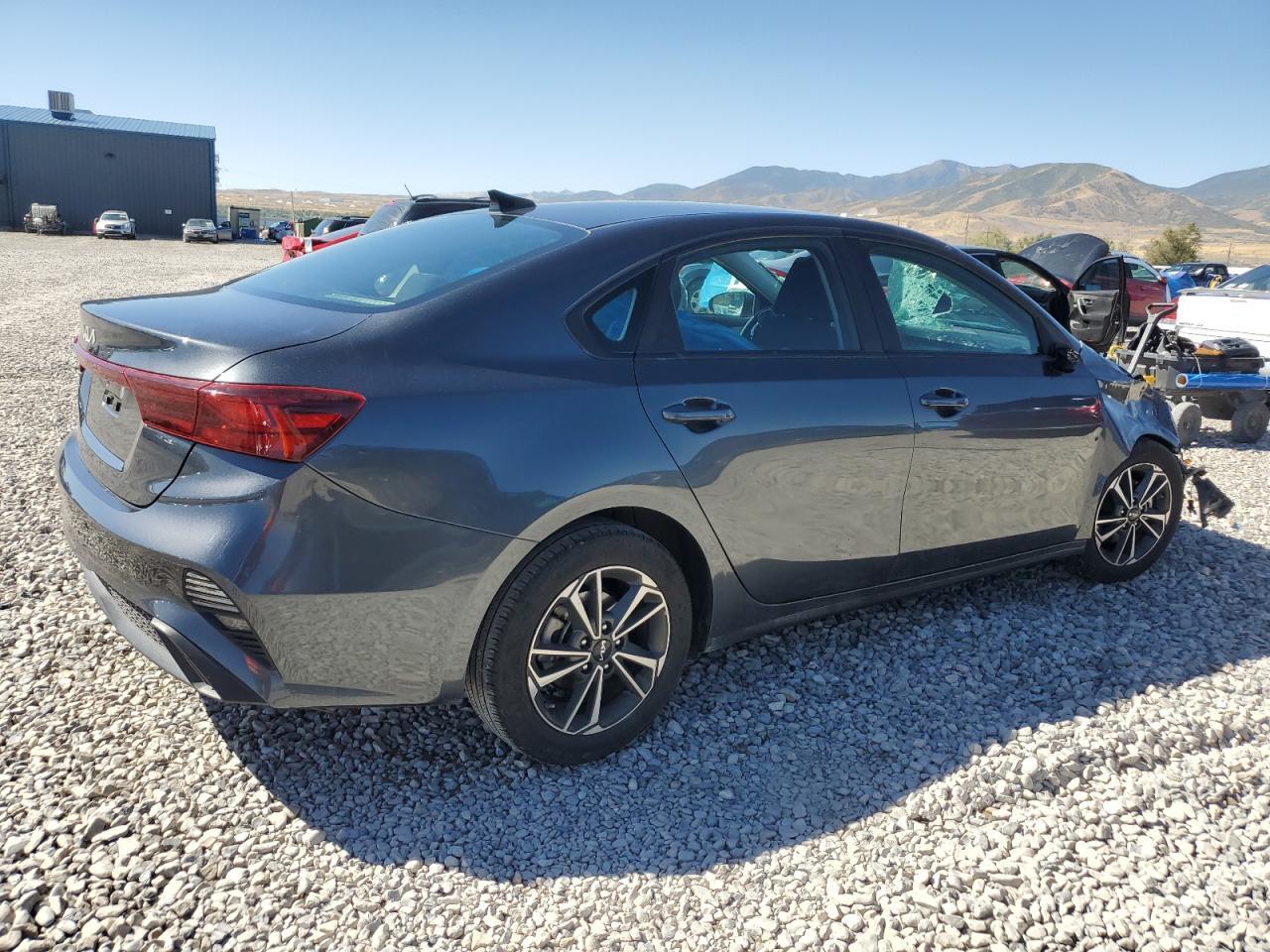 2023 Kia Forte Lx - Фото 3