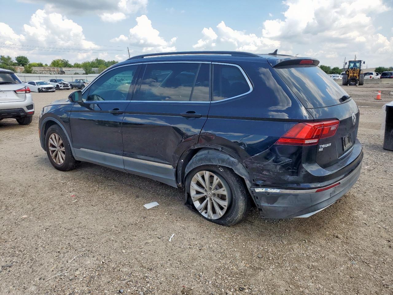 2018 Volkswagen Tiguan Se - Фото 2